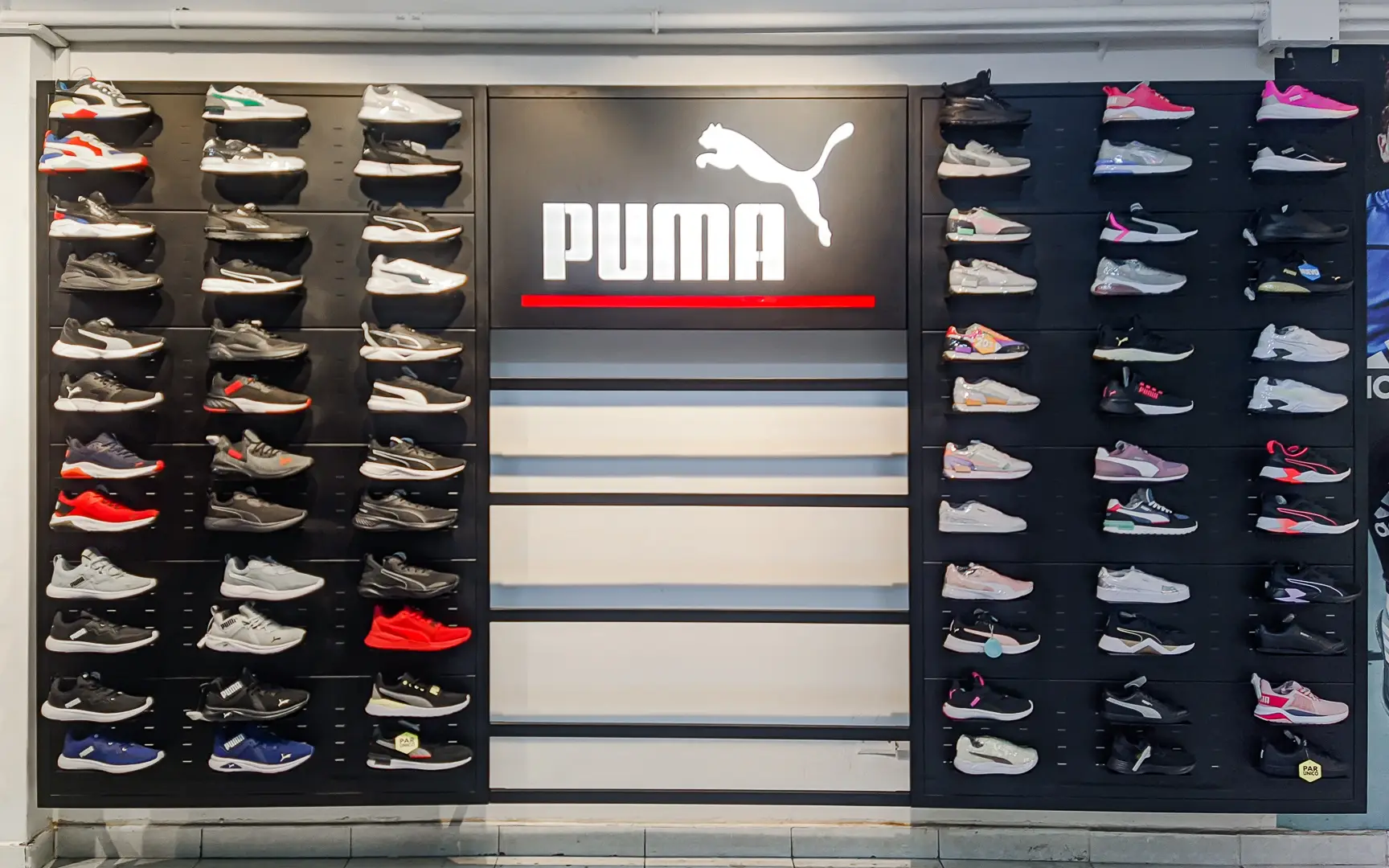 Proyecto de fabricación de mueble para Puma por Jaramillo Contratistas