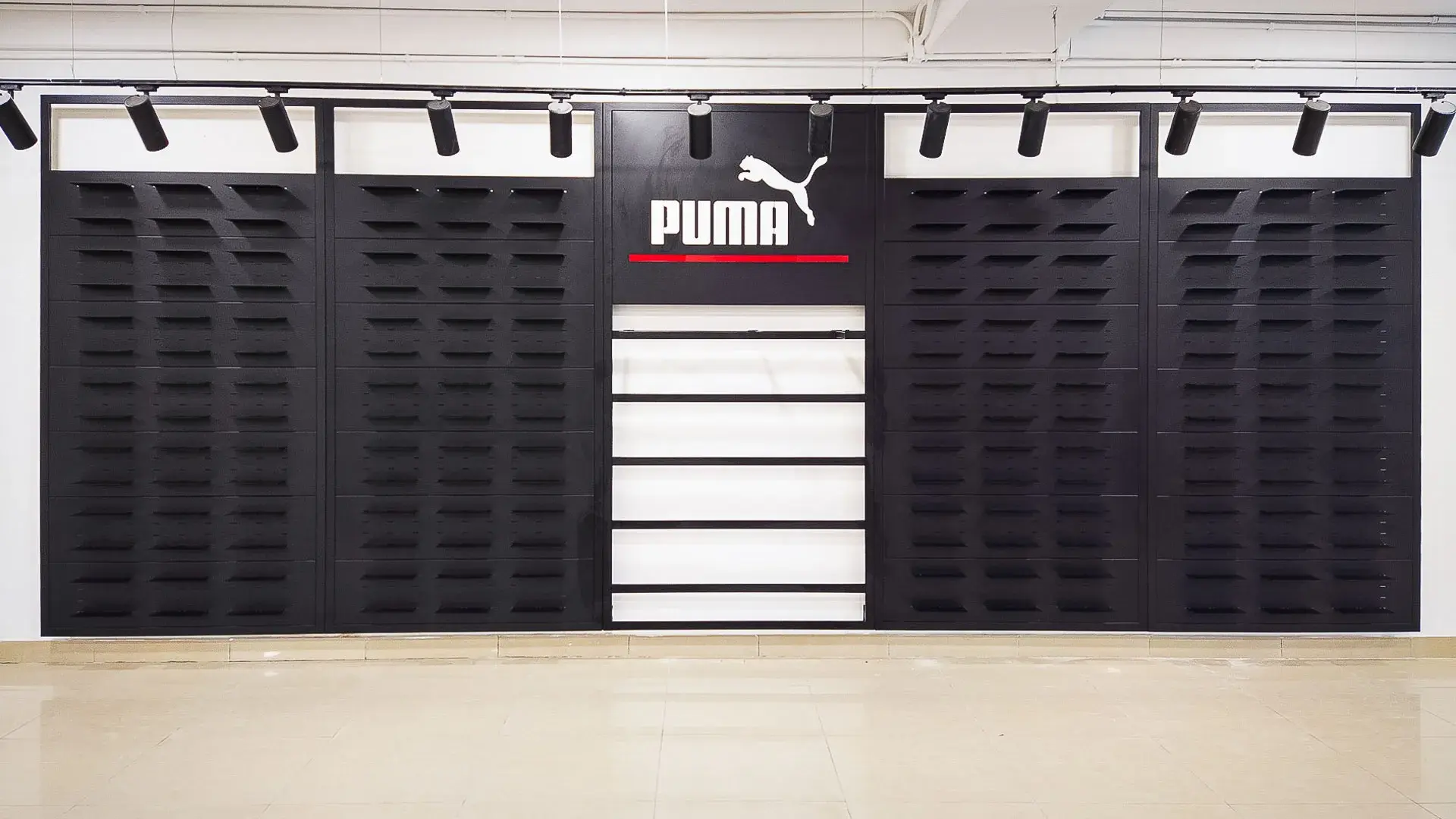 Caso de éxito de mobiliario comercial para PUMA en Lima, Perú